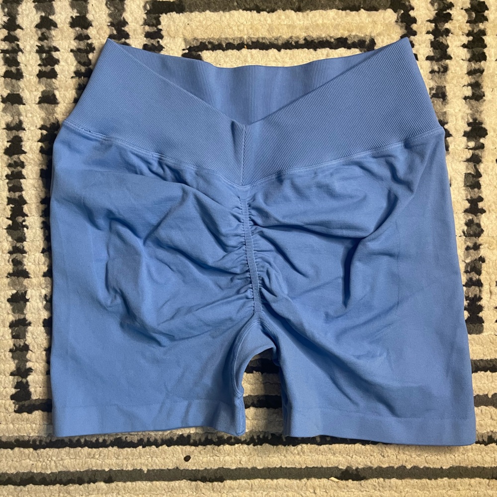 Bombshell Sportswear V seamless shorts in in wave (blue) size L/XL